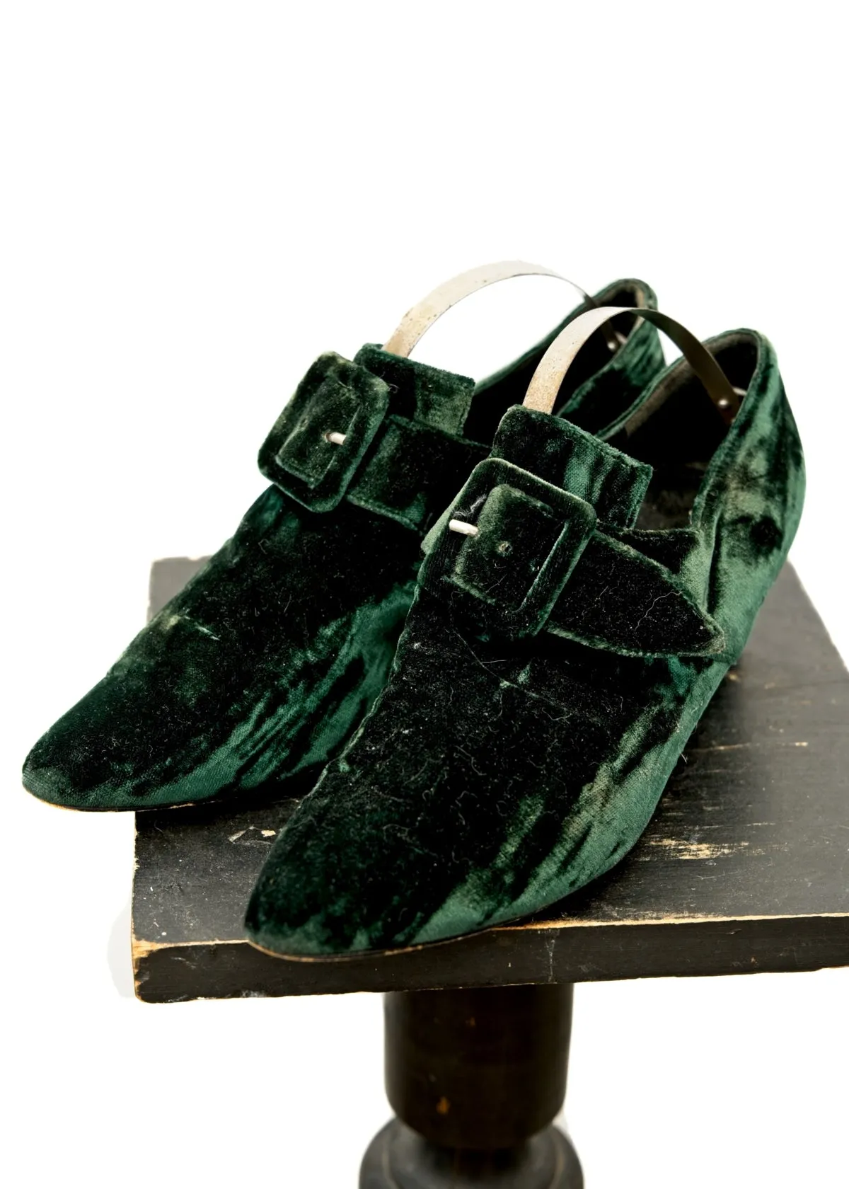 1980s Vintage Green Velvet Buckle Pilgrim Shoes • Witchy Shoes