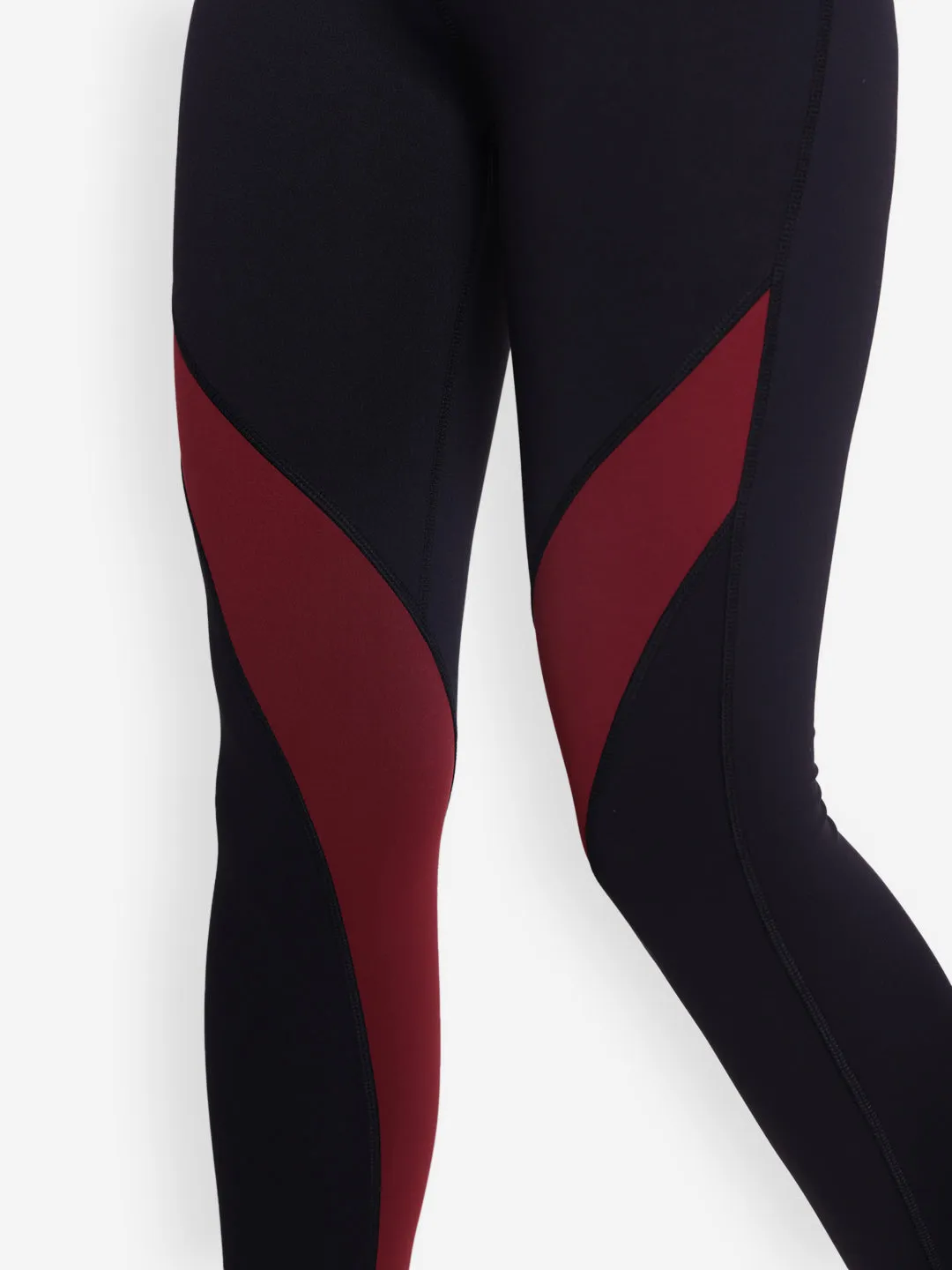 JUMP USA Women Black & Maroon Solid Rapid-Dry Seamless Tights