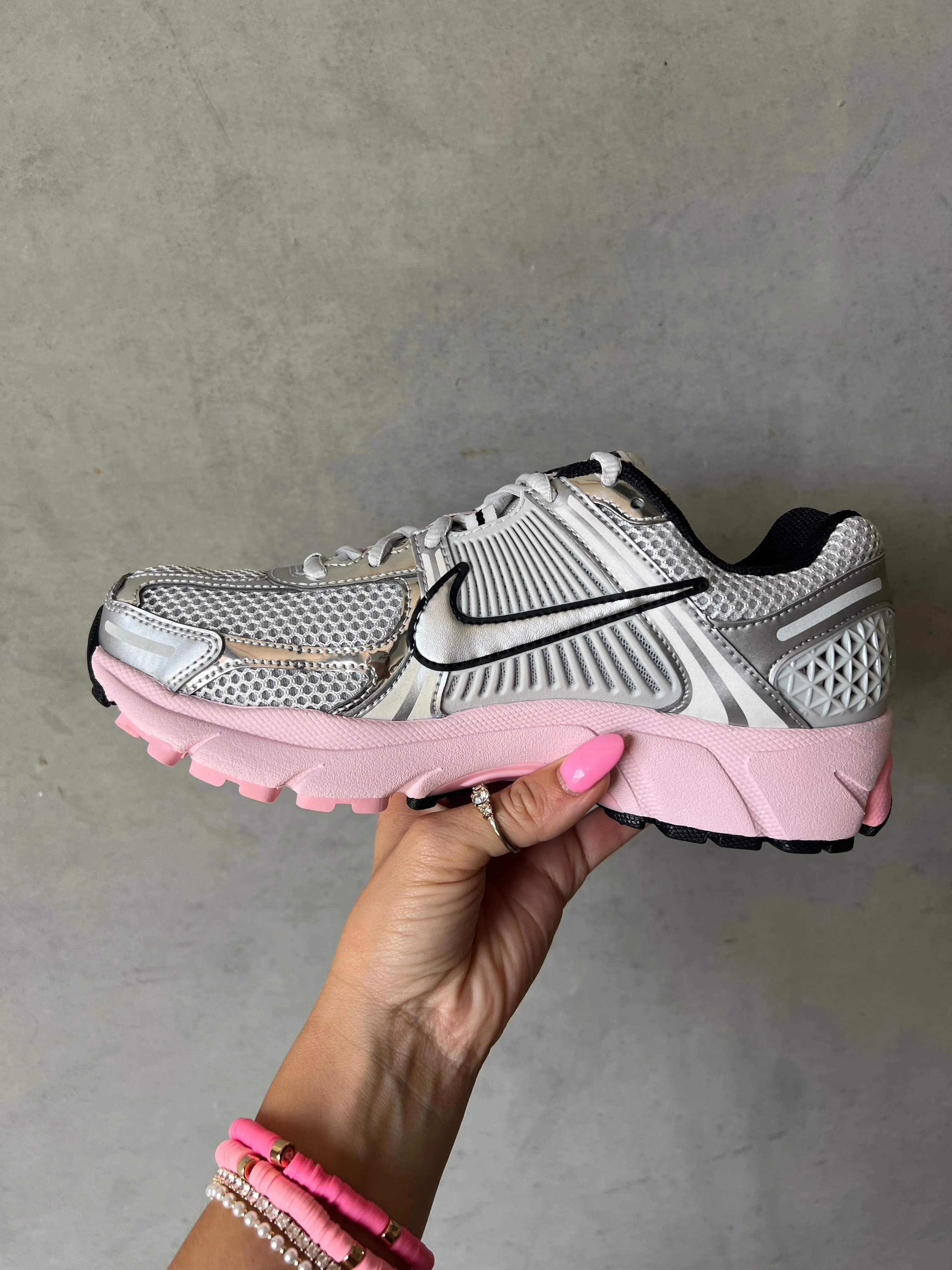 SIZE 7 Metallic   Bubblegum Pink Swarovski Womens Nike Shoes