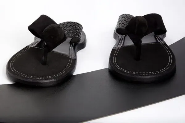 The Akan Black ornament open Slippers in new design