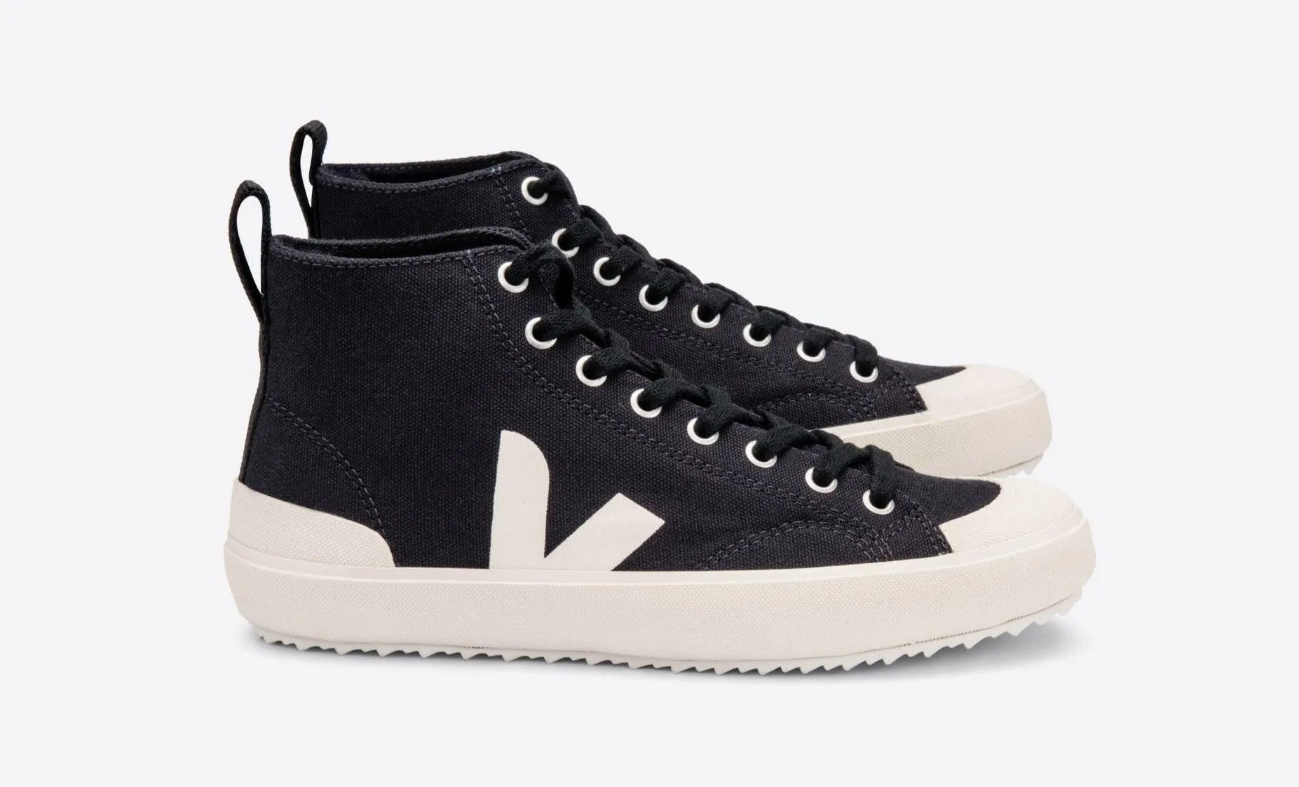 Veja - NOVA HT Canvas Black Pierre